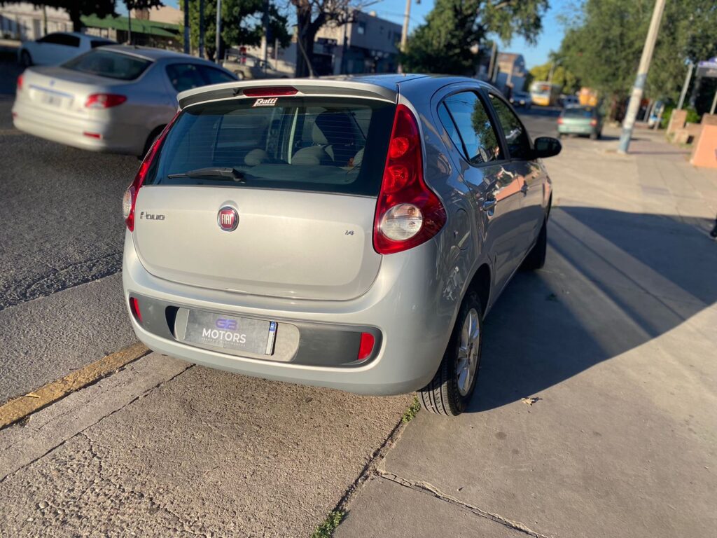 FIAT PALIO 1.4 ATRACTIVE C/GNC 2017