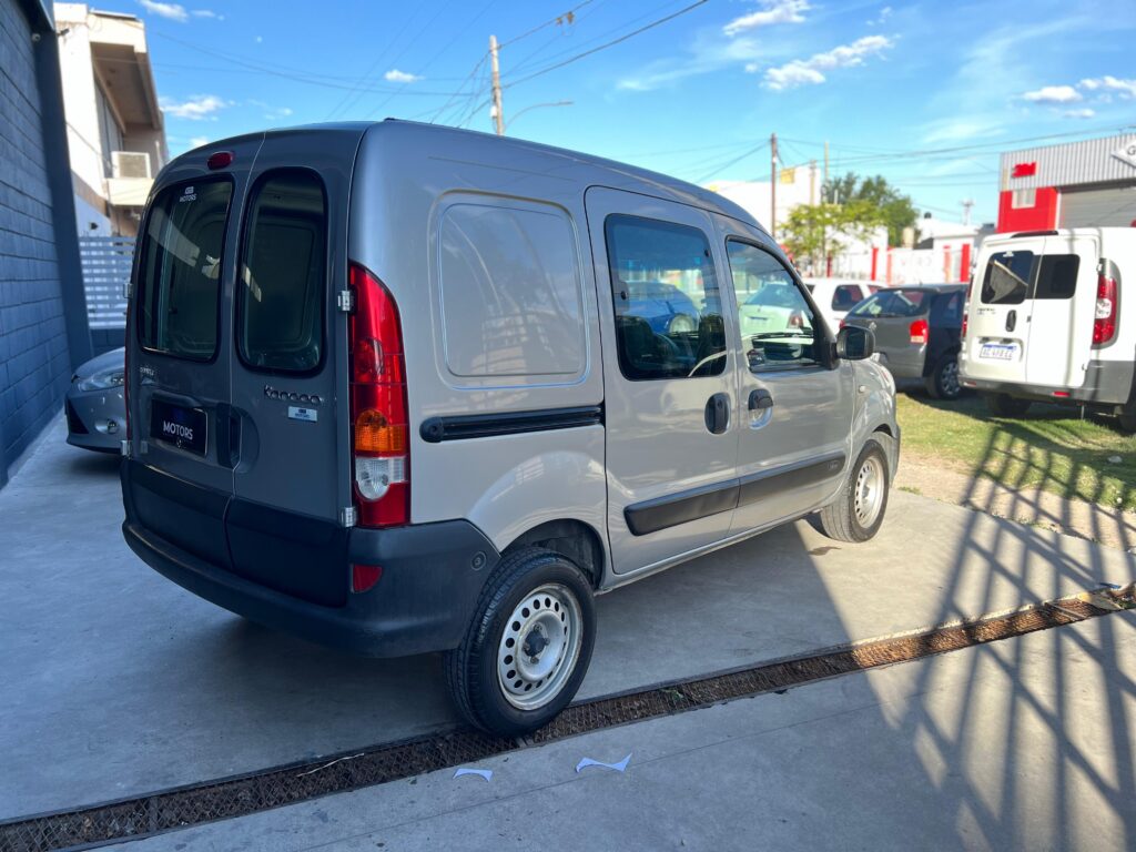 RENAULT KANGOO 1.6 CONFORT 5AS 2015