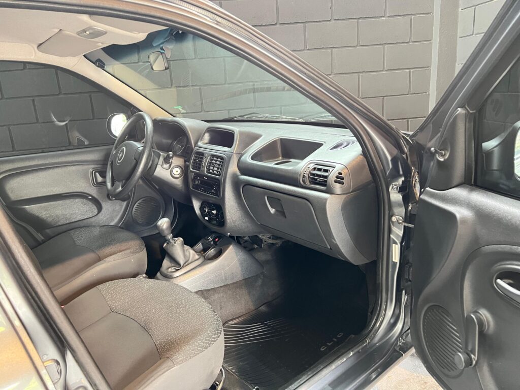 RENAULT CLIO 1.2 CONFORT C/GNC 2013