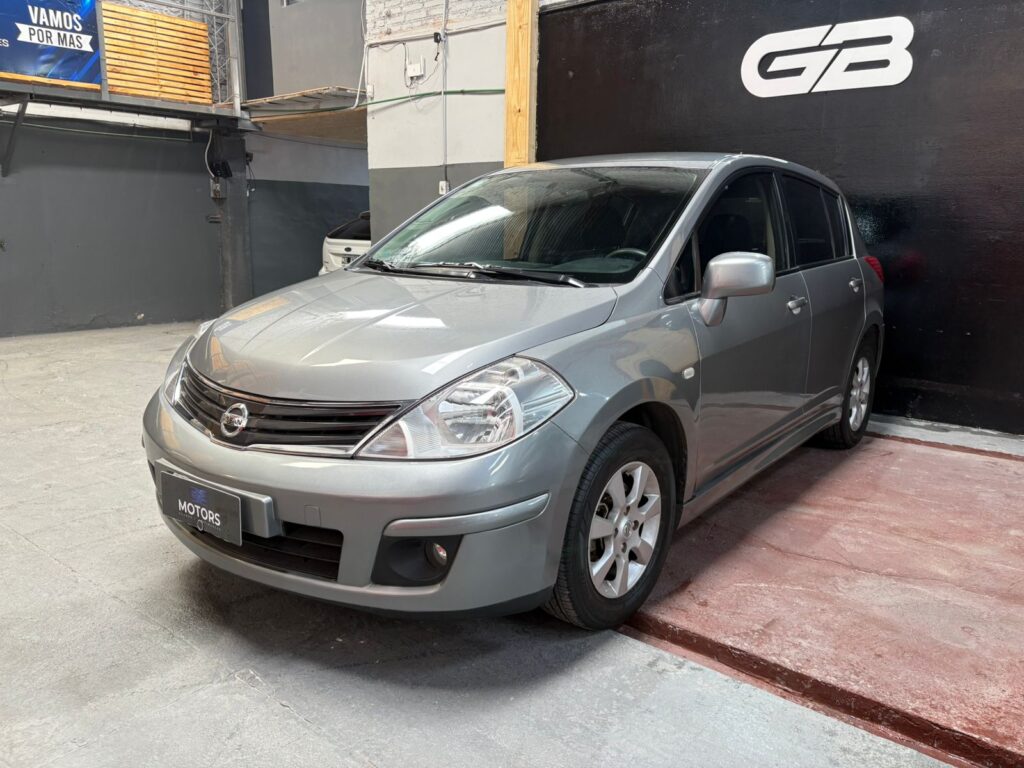 NISSAN TIIDA 1.8 VISIA 2014