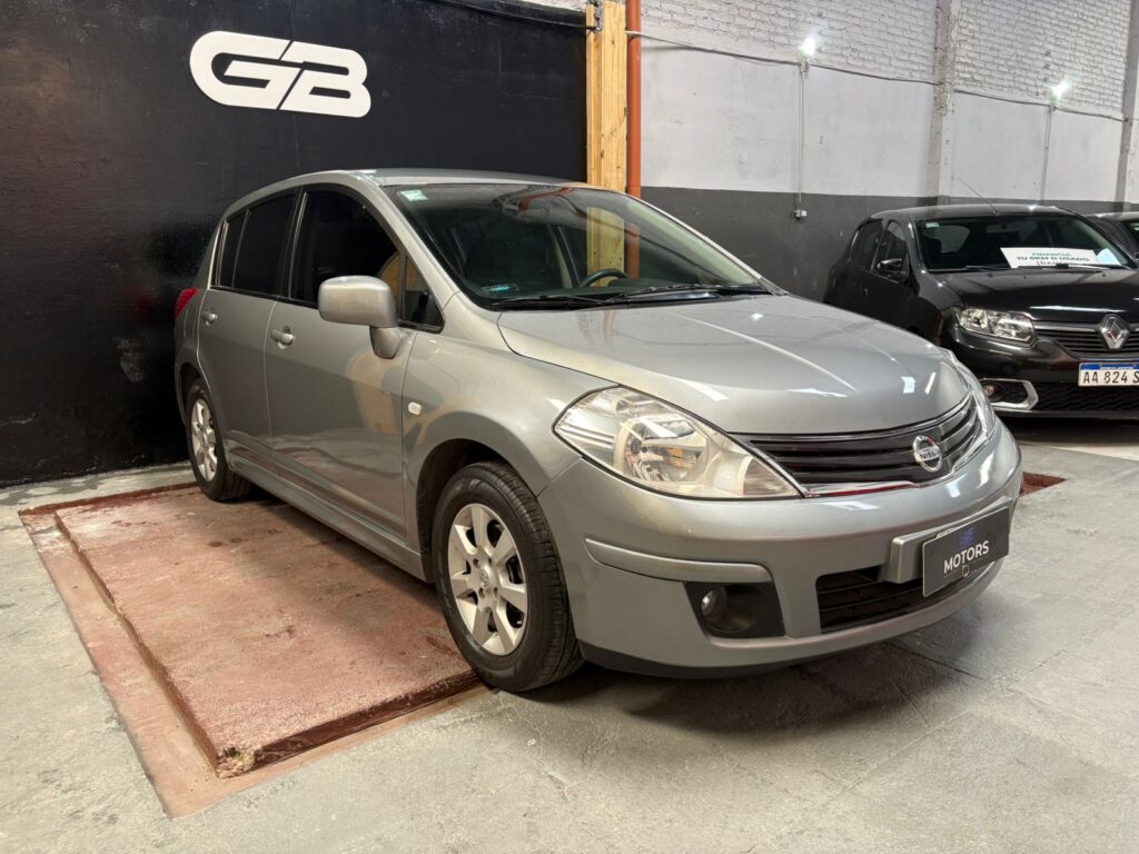 NISSAN TIIDA 1.8 VISIA 2014
