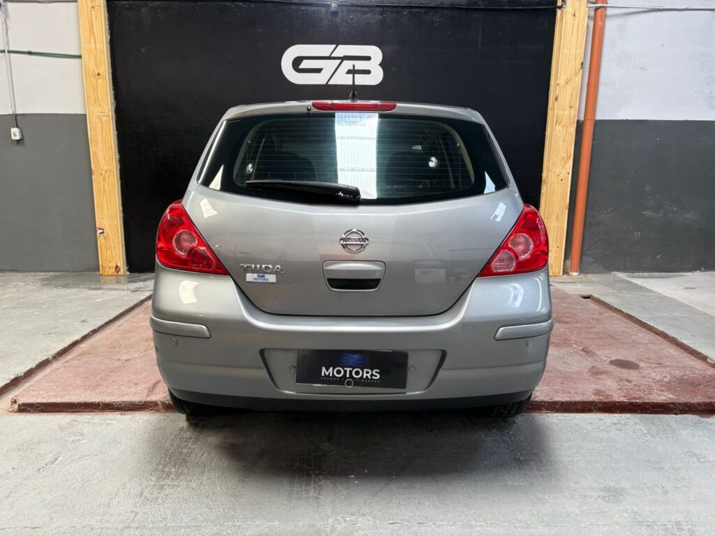 NISSAN TIIDA 1.8 VISIA 2014