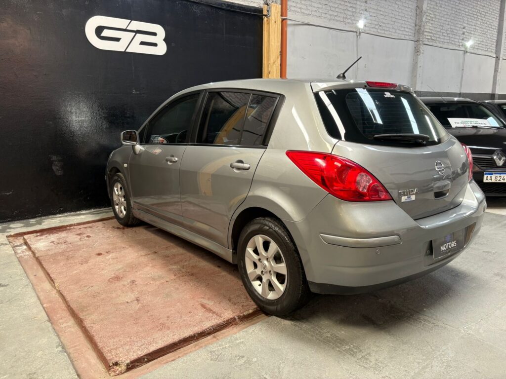 NISSAN TIIDA 1.8 VISIA 2014