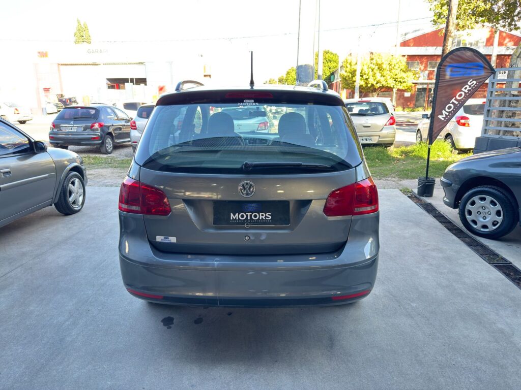 VOLKSWAGEN SURAN 1.6 TRENDLINE 2012