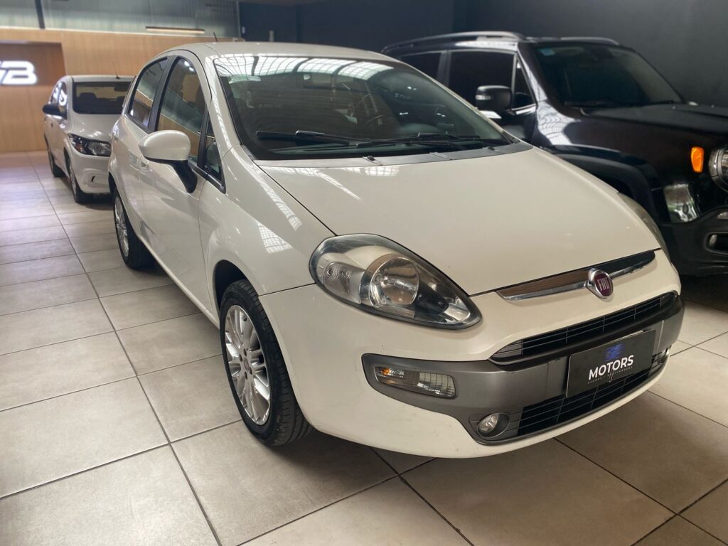 FIAT PUNTO 1.6 ESSENCE 2014