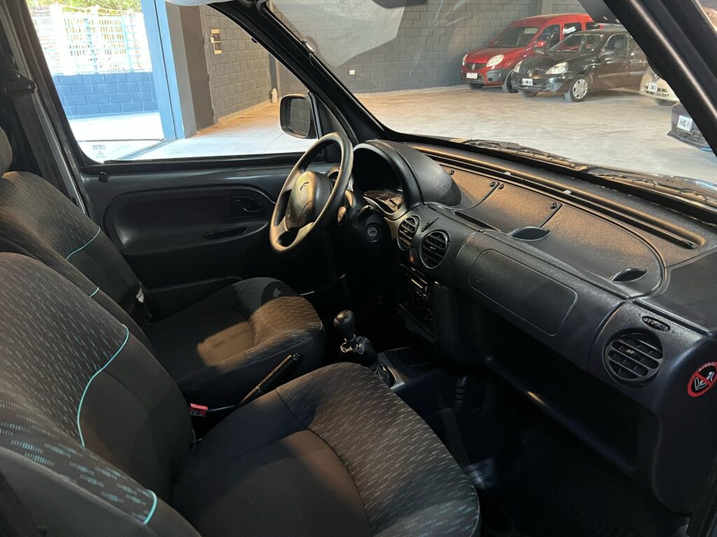 RENAULT KANGOO 1.6 CONFORT 5AS C/GNC 2015