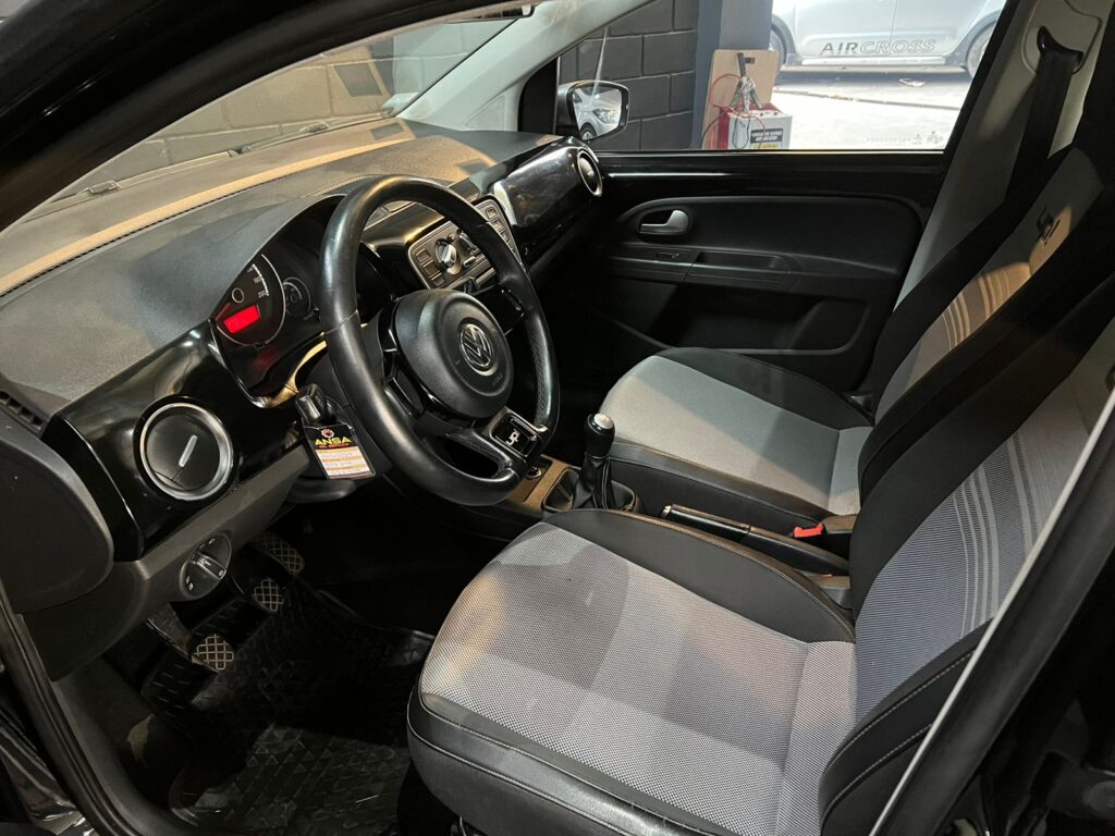 VOLKSWAGEN UP! 1.0 BLACK 2015