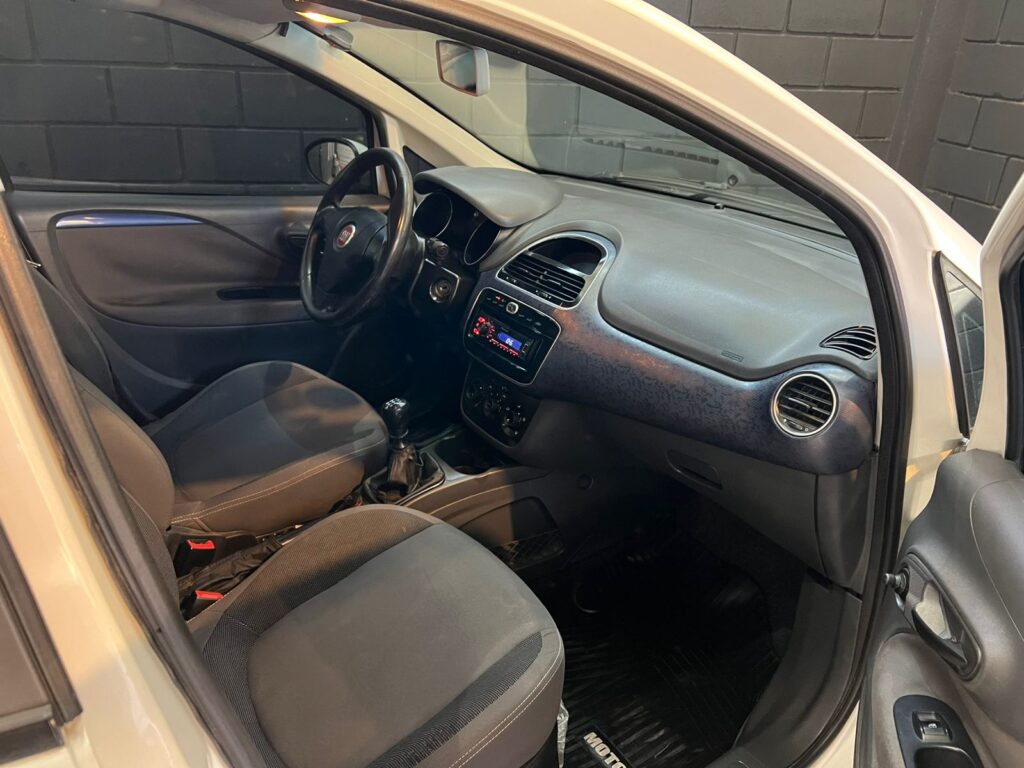 FIAT PUNTO 1.4 ATRACTIVE TOP 2013