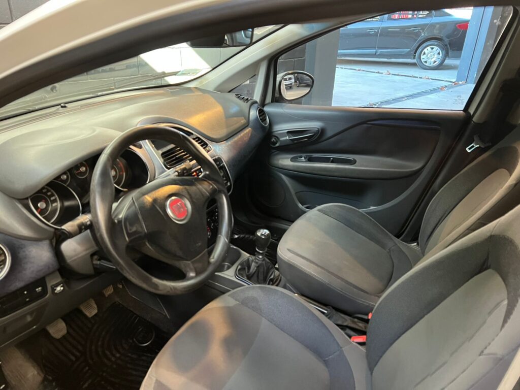 FIAT PUNTO 1.4 ATRACTIVE TOP 2013