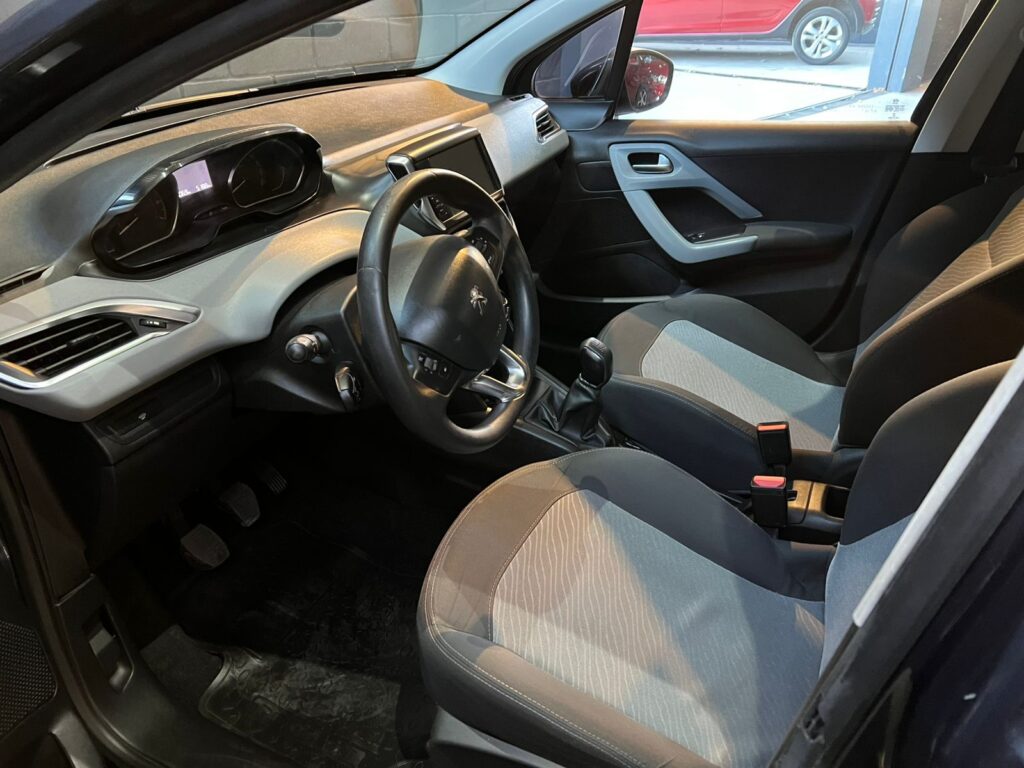 PEUGEOT 208 1.5 ALLURE TOUCH 2015