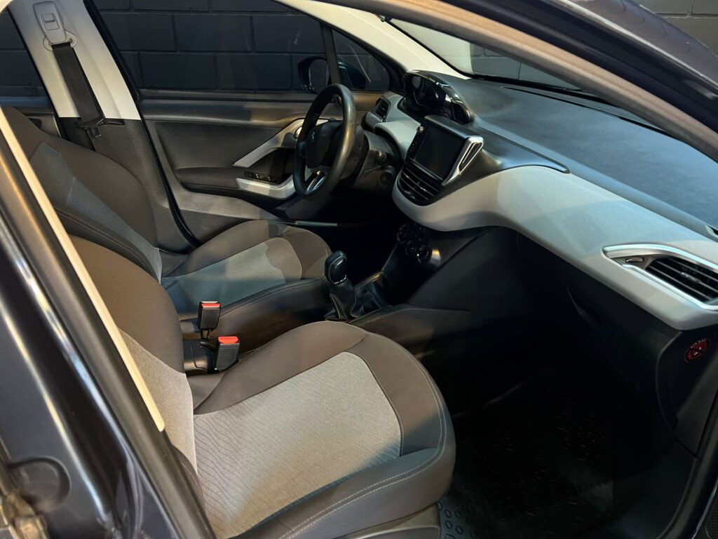 PEUGEOT 208 1.5 ALLURE TOUCH 2015