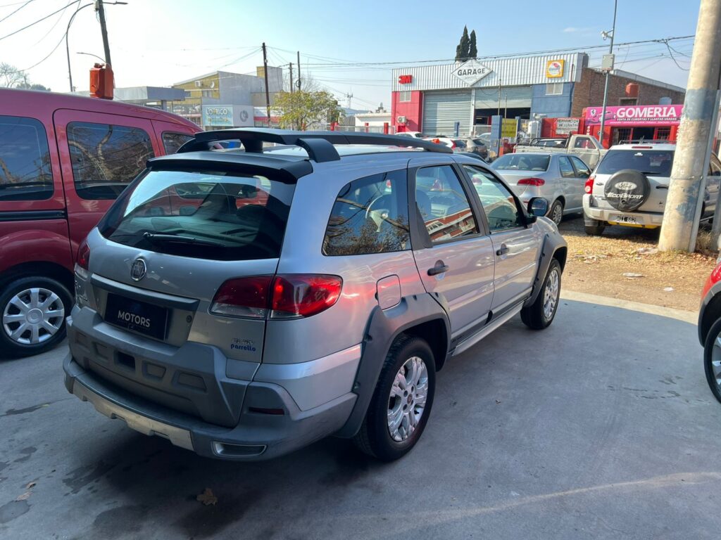 FIAT PALIO 1.6 ADVENTURE C/GNC 2011