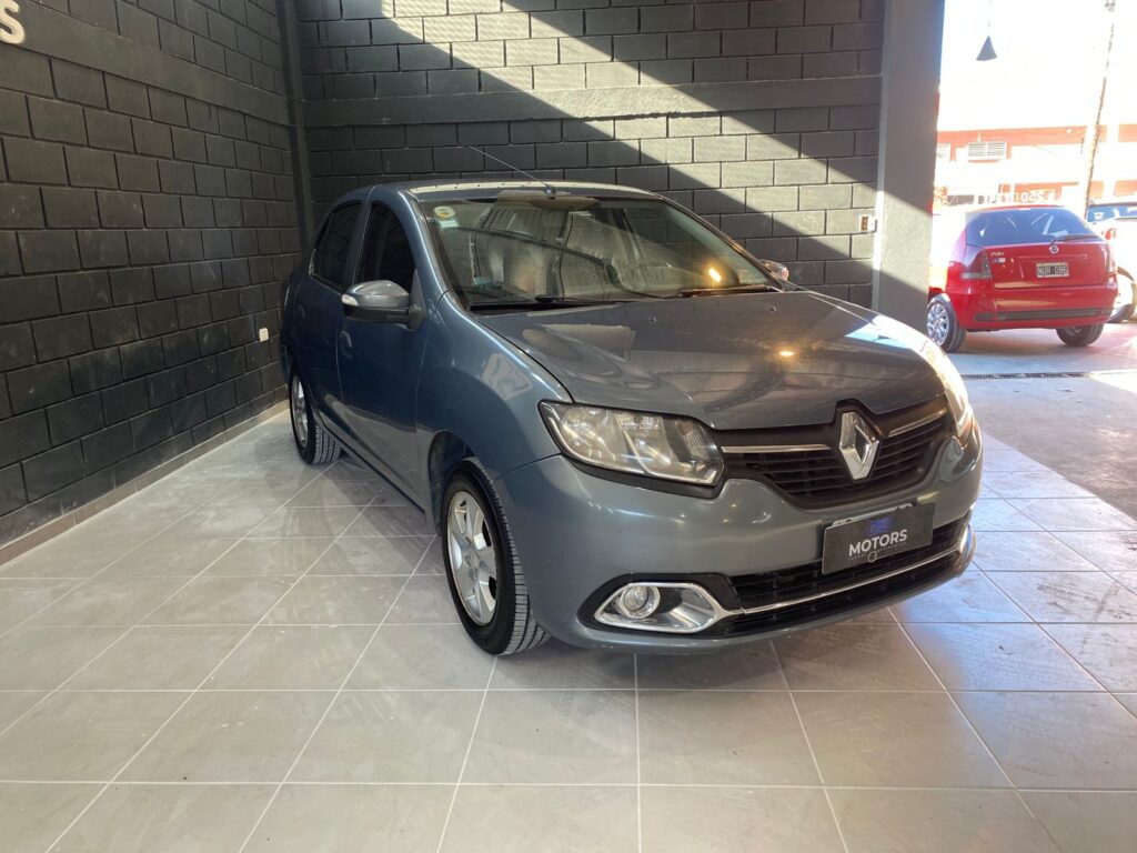 RENAULT LOGAN 1.6 PRIVILEGE C/GNC 2014