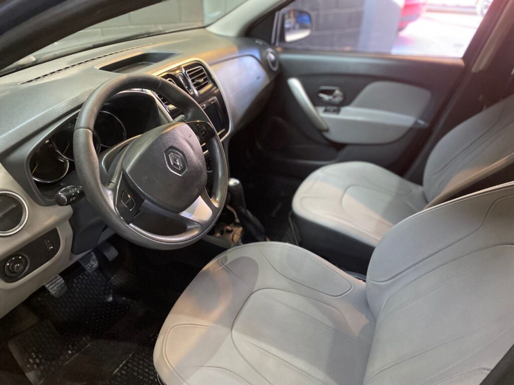 RENAULT LOGAN 1.6 PRIVILEGE C/GNC 2014