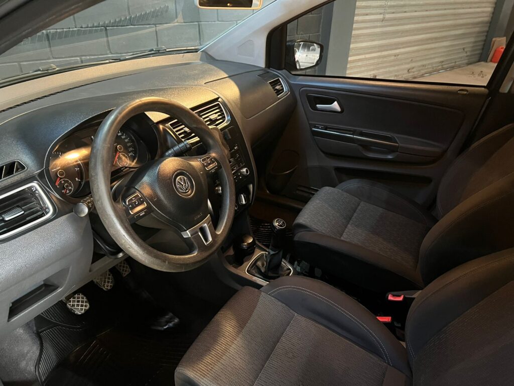 VW SURAN 1.6 TRENDLINE C/GNC 2013