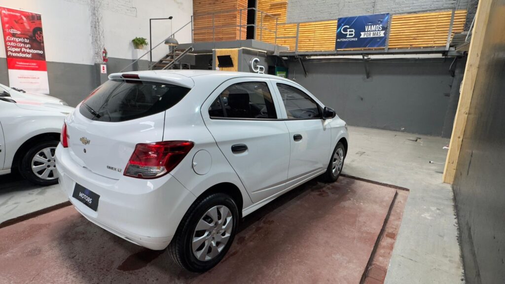 CHEVROLET ONIX 1.4 LT 2015
