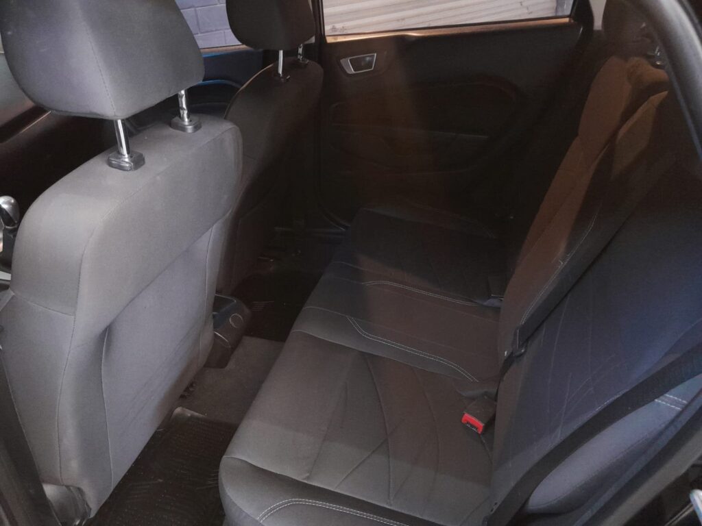 FORD FIESTA 1.6 SE PLUS C/GNC 2014