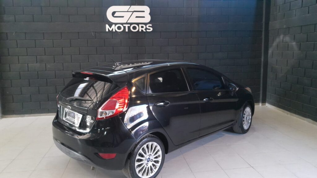 FORD FIESTA 1.6 SE PLUS C/GNC 2014