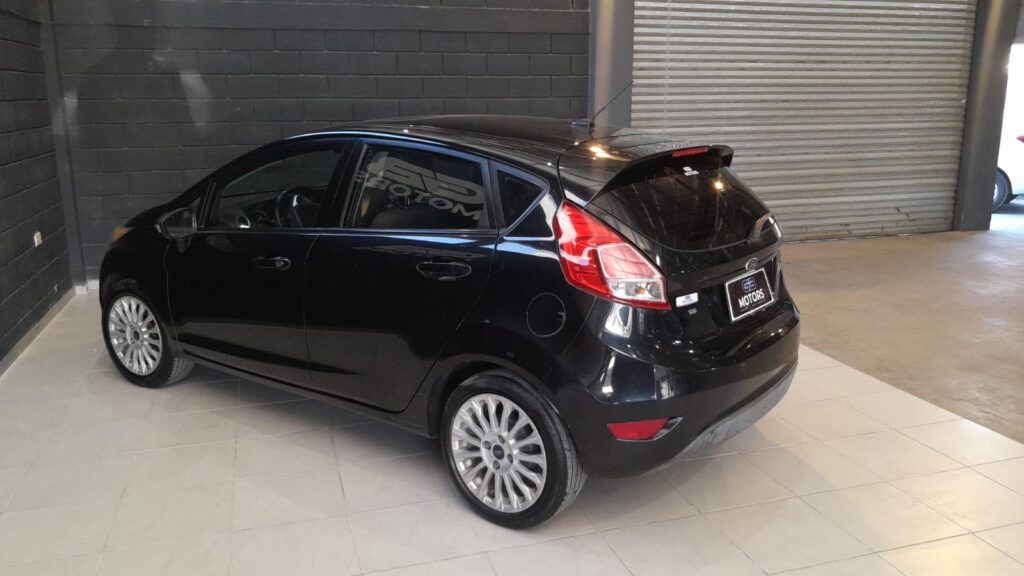 FORD FIESTA 1.6 SE PLUS C/GNC 2014