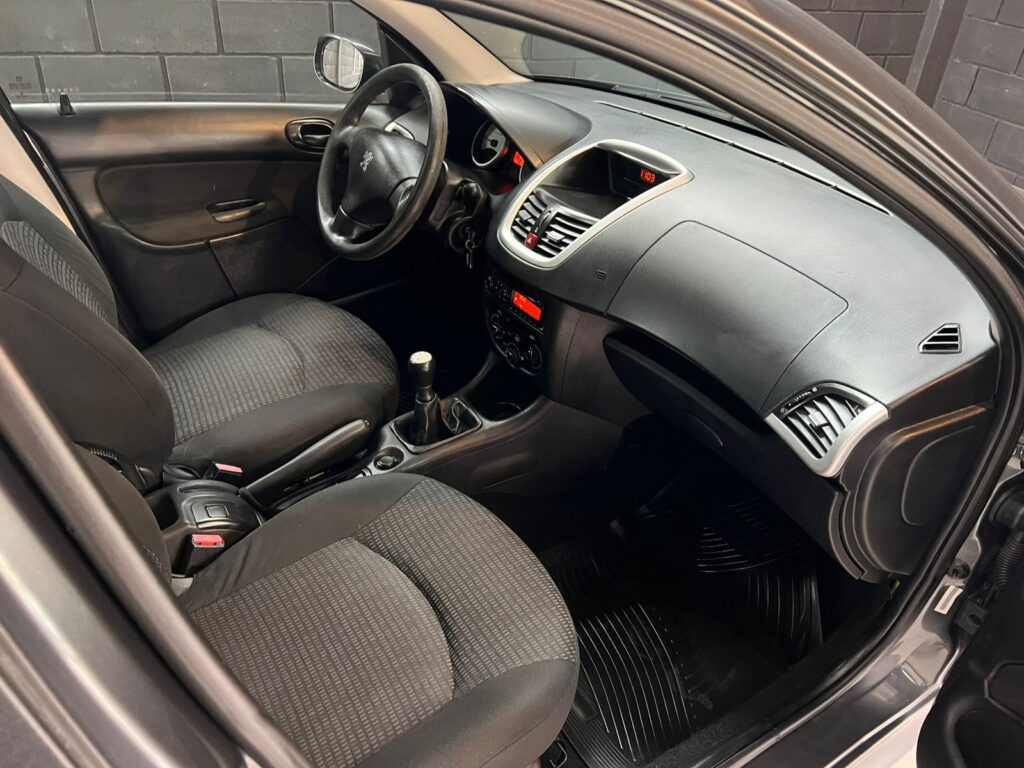 PEUGEOT 207 1.4 XR ACTIV 2014