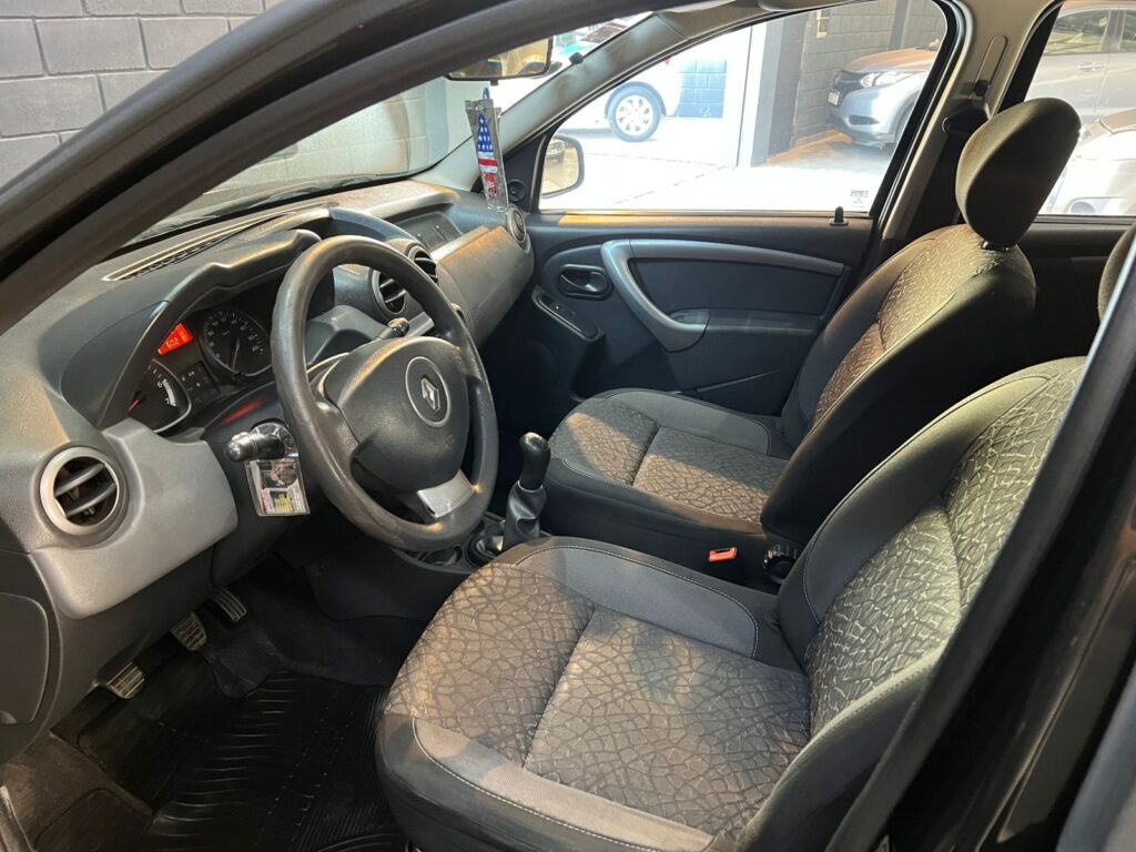 RENAULT DUSTER 1.6 TECH ROAD C/GNC 2014