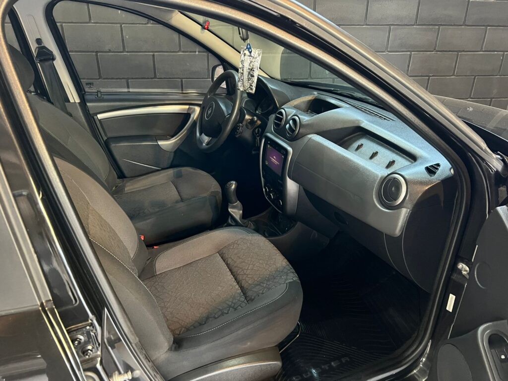 RENAULT DUSTER 1.6 TECH ROAD C/GNC 2014