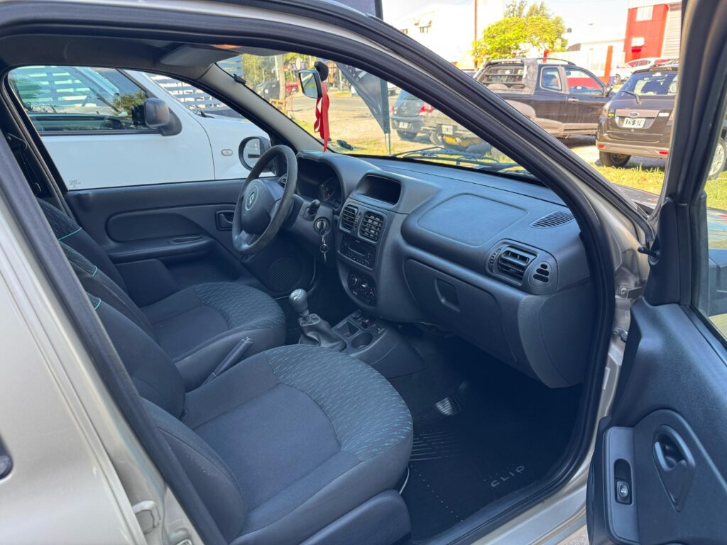 RENAULT CLIO 1.2 CONFORT PLUS C/GNC 2014