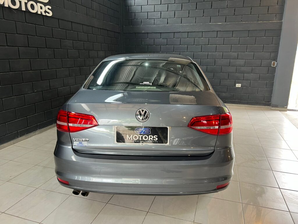 VOLKSWAGEN VENTO 2.5 ADVANCE 2015