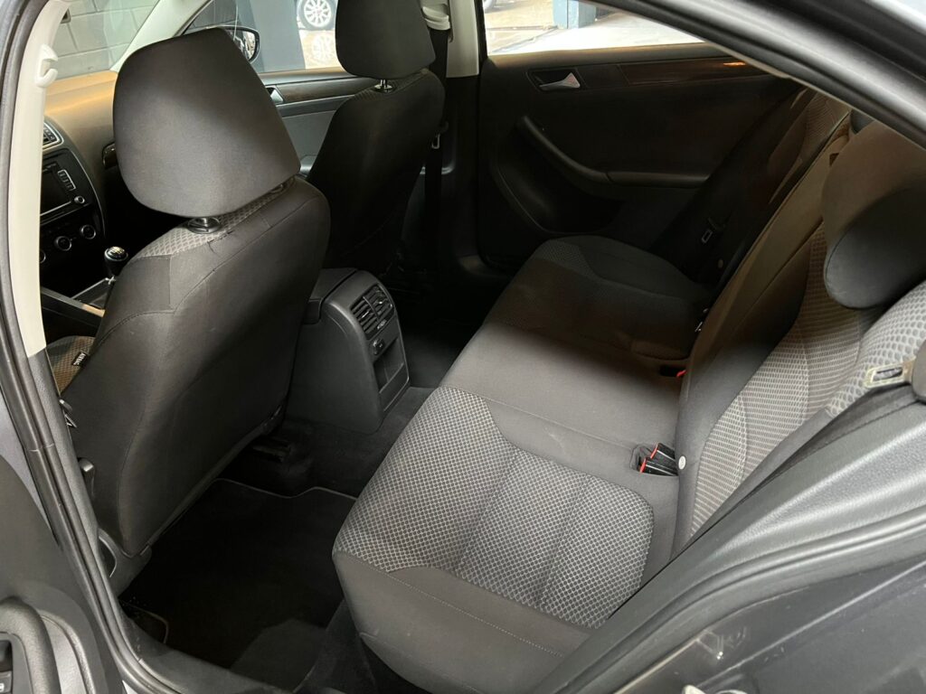 VOLKSWAGEN VENTO 2.5 ADVANCE 2015