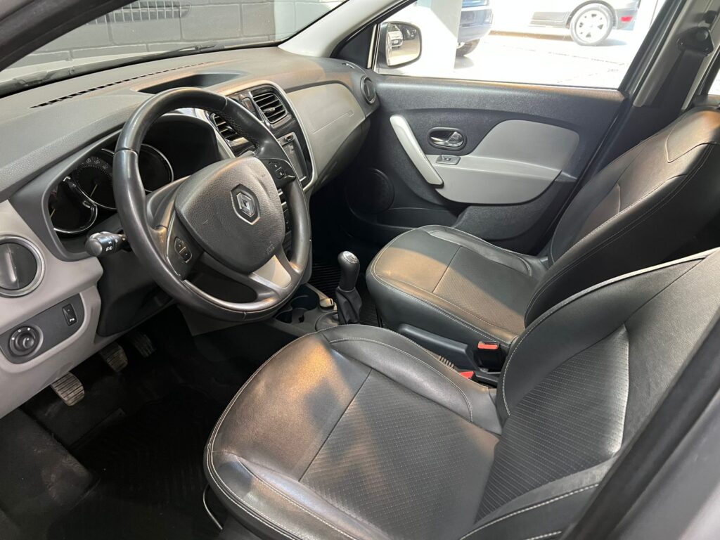 RENAULT LOGAN 1.6 PRIVILEGE PLUS 2017