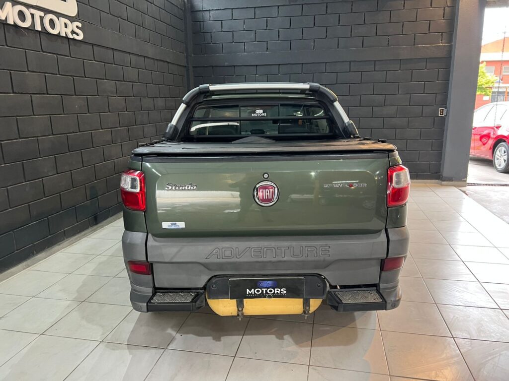 FIAT STRADA 1.6 ADVENTURE LOCKER C/GNC 2016