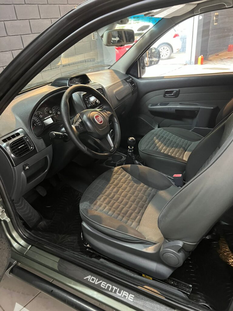 FIAT STRADA 1.6 ADVENTURE LOCKER C/GNC 2016