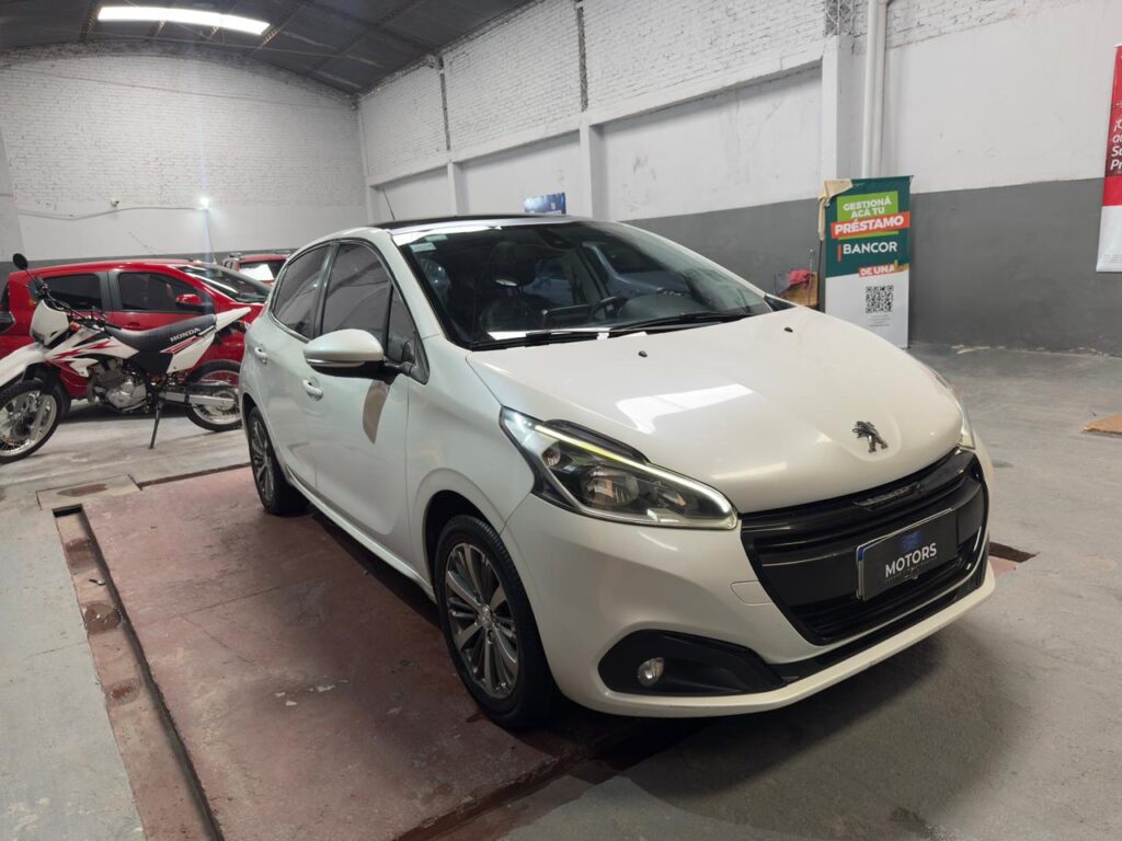 PEUGEOT 208 1.6 FELINE 2019