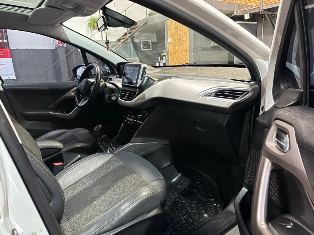 PEUGEOT 208 1.6 FELINE 2019