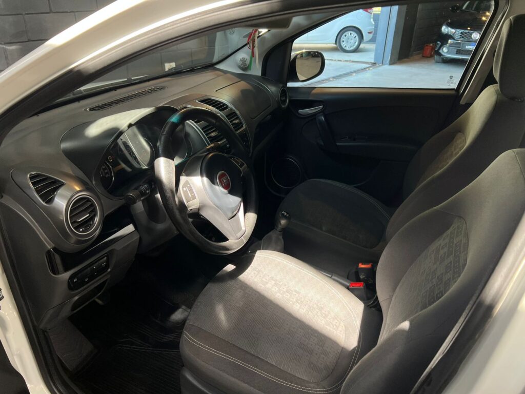 FIAT PALIO 1.4 ATTRACTIVE TOP C/GNC 2017