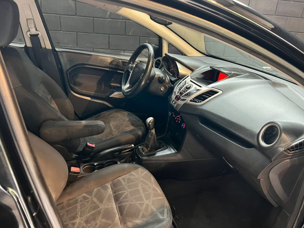 FORD FIESTA 1.6 TITANIUM 2012