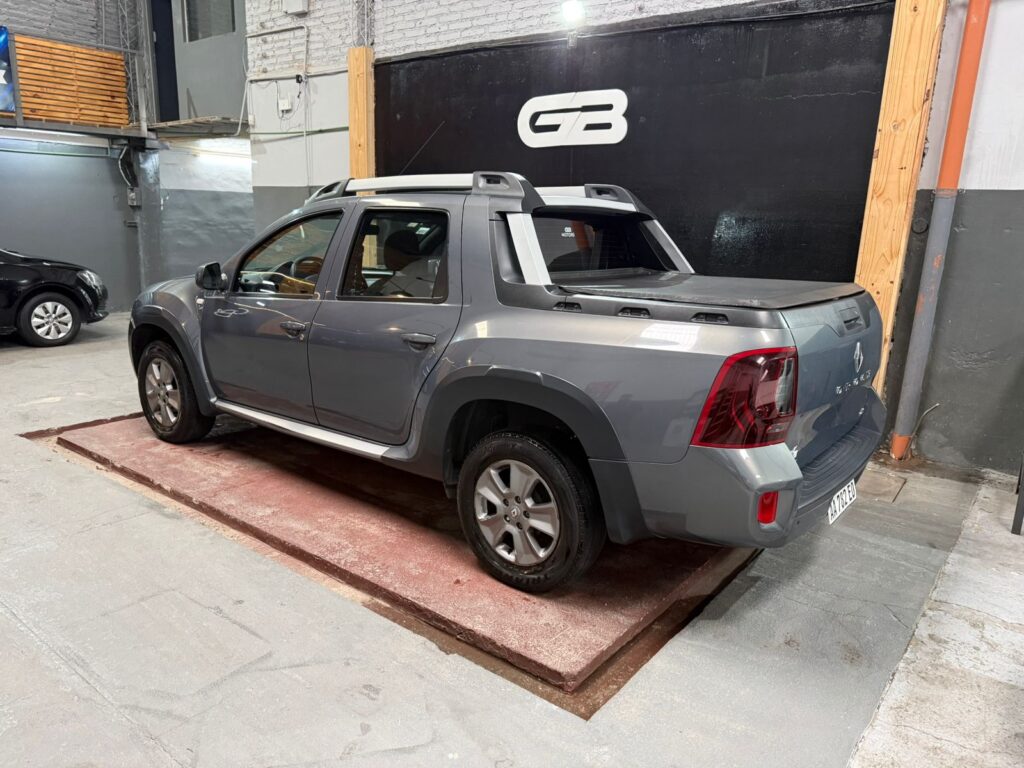 RENAULT DUSTER OROCH 2.0 PRIVILEGE 2016