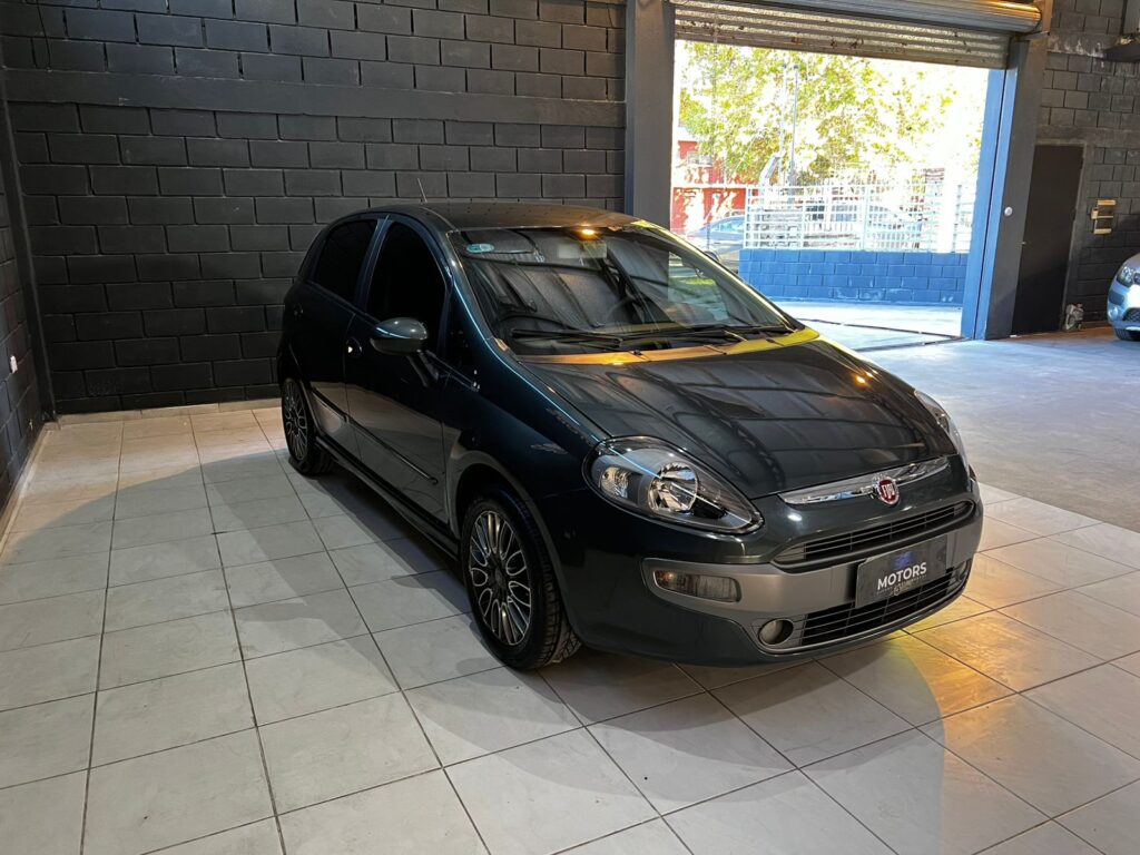FIAT PUNTO 1.6 SPORTING C/GNC 2014