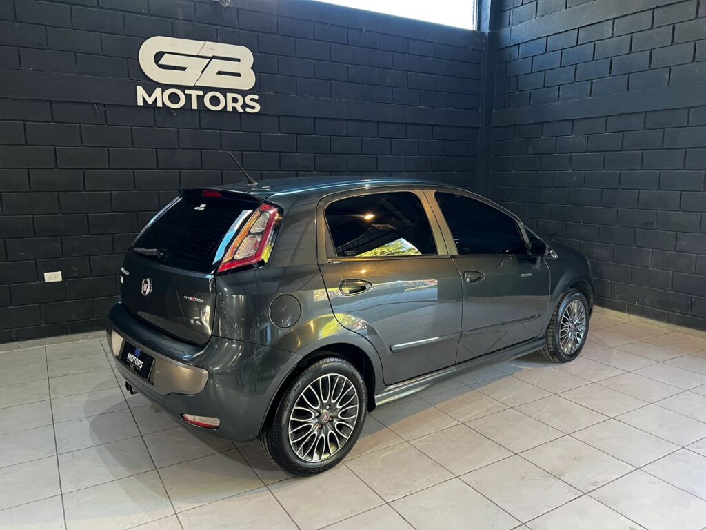 FIAT PUNTO 1.6 SPORTING C/GNC 2014