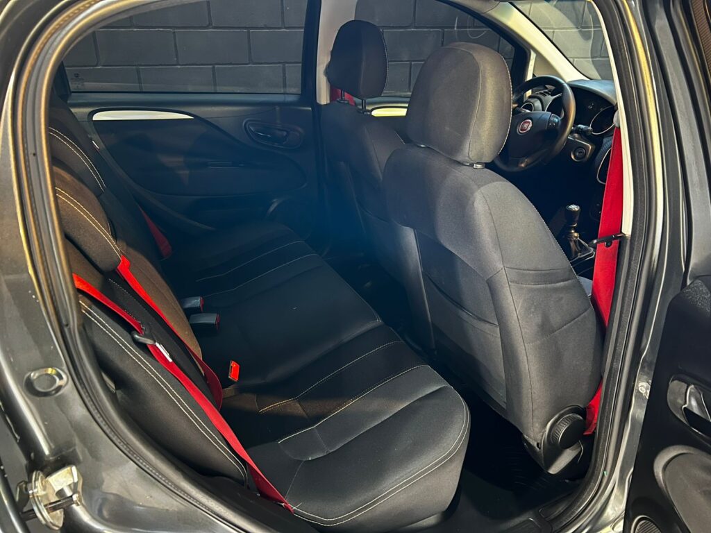 FIAT PUNTO 1.6 SPORTING C/GNC 2014