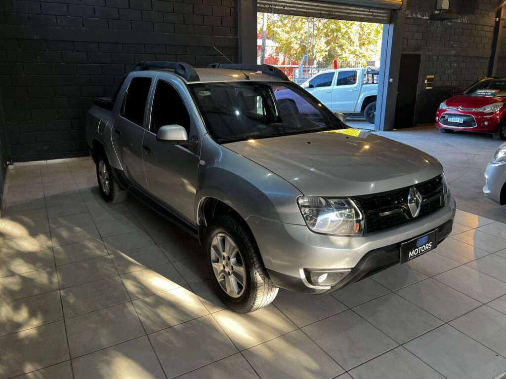 RENAULT DUSTER OROCH 1.6 DINAMIQUE C/GNC 2017