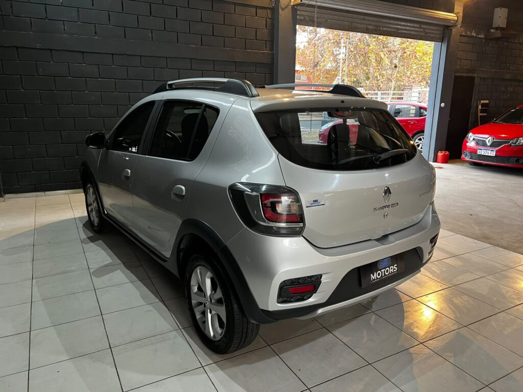 RENAULT SANDERO STEPWAY 1.6 DINAMIQUE C/GNC 2015