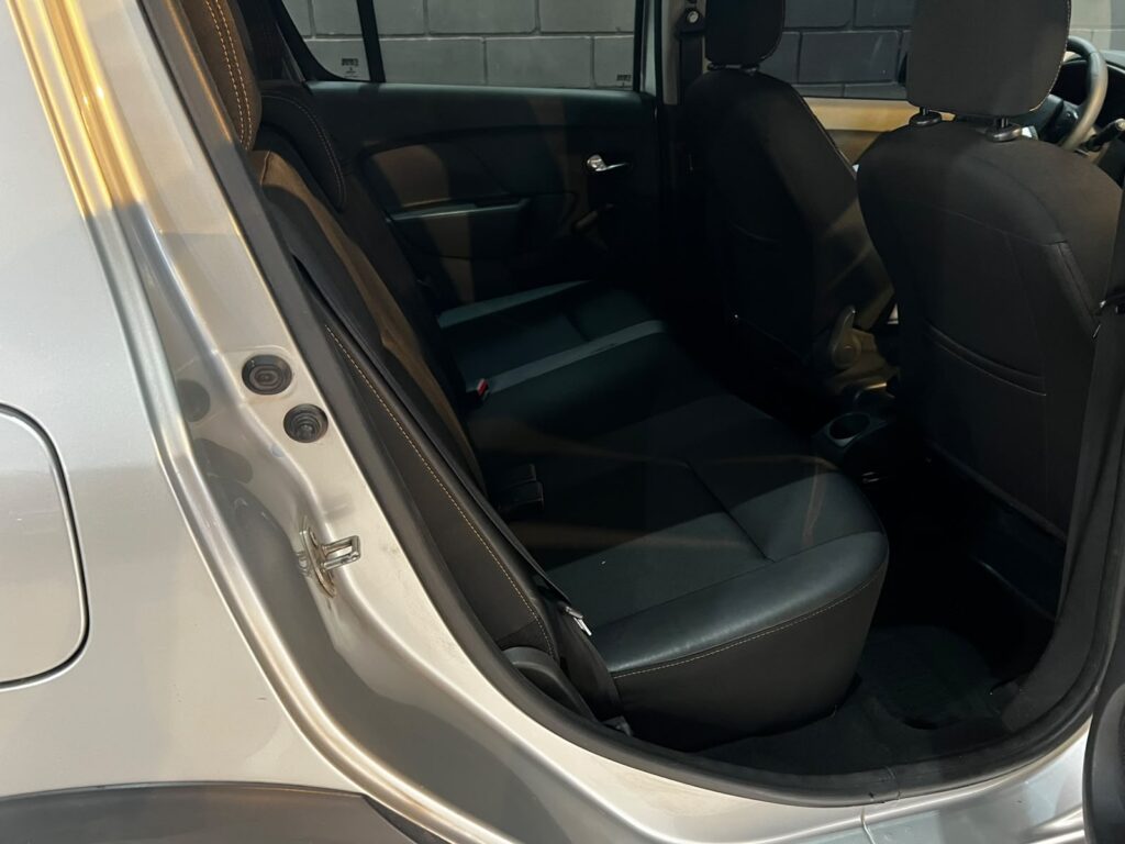RENAULT SANDERO STEPWAY 1.6 DINAMIQUE C/GNC 2015