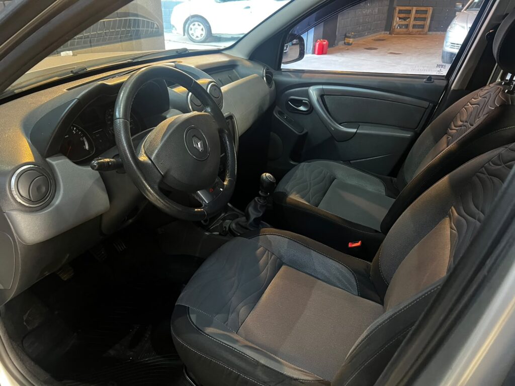 RENAULT DUSTER 2.0 TECH ROAD C/GNC 2014