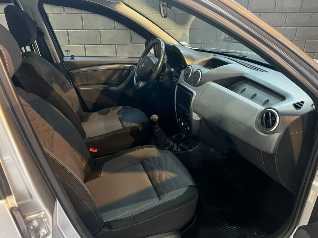 RENAULT DUSTER 2.0 TECH ROAD C/GNC 2014