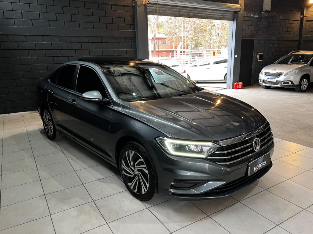 VOLKSWAGEN VENTO 1.4T HIGHLINE 2021