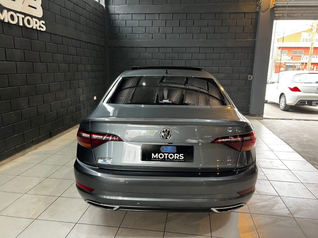 VOLKSWAGEN VENTO 1.4T HIGHLINE 2021