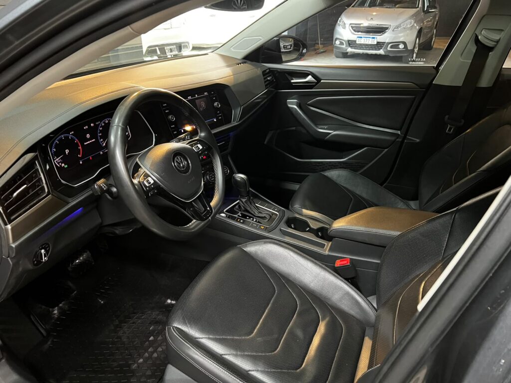 VOLKSWAGEN VENTO 1.4T HIGHLINE 2021