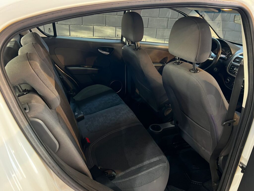 FIAT PALIO 1.4 ATTRACTIVE C/GNC 2017