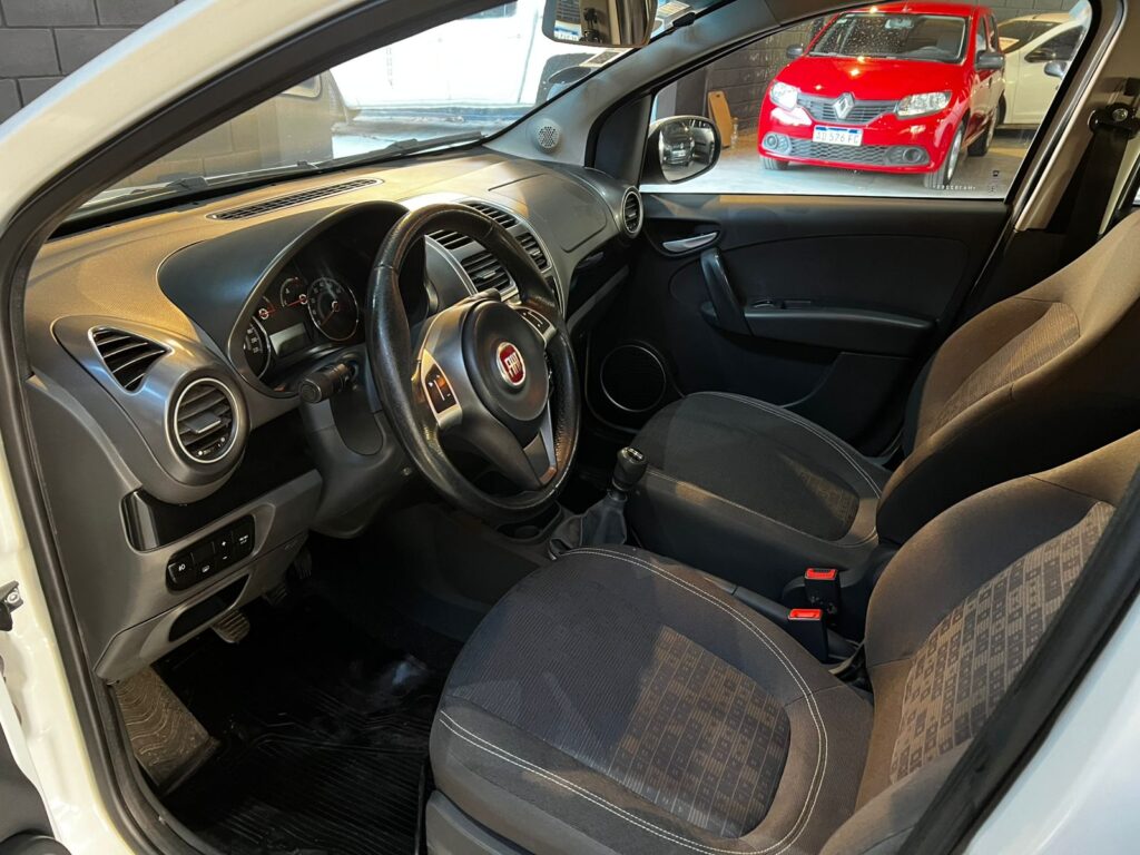 FIAT PALIO 1.4 ATTRACTIVE C/GNC 2017
